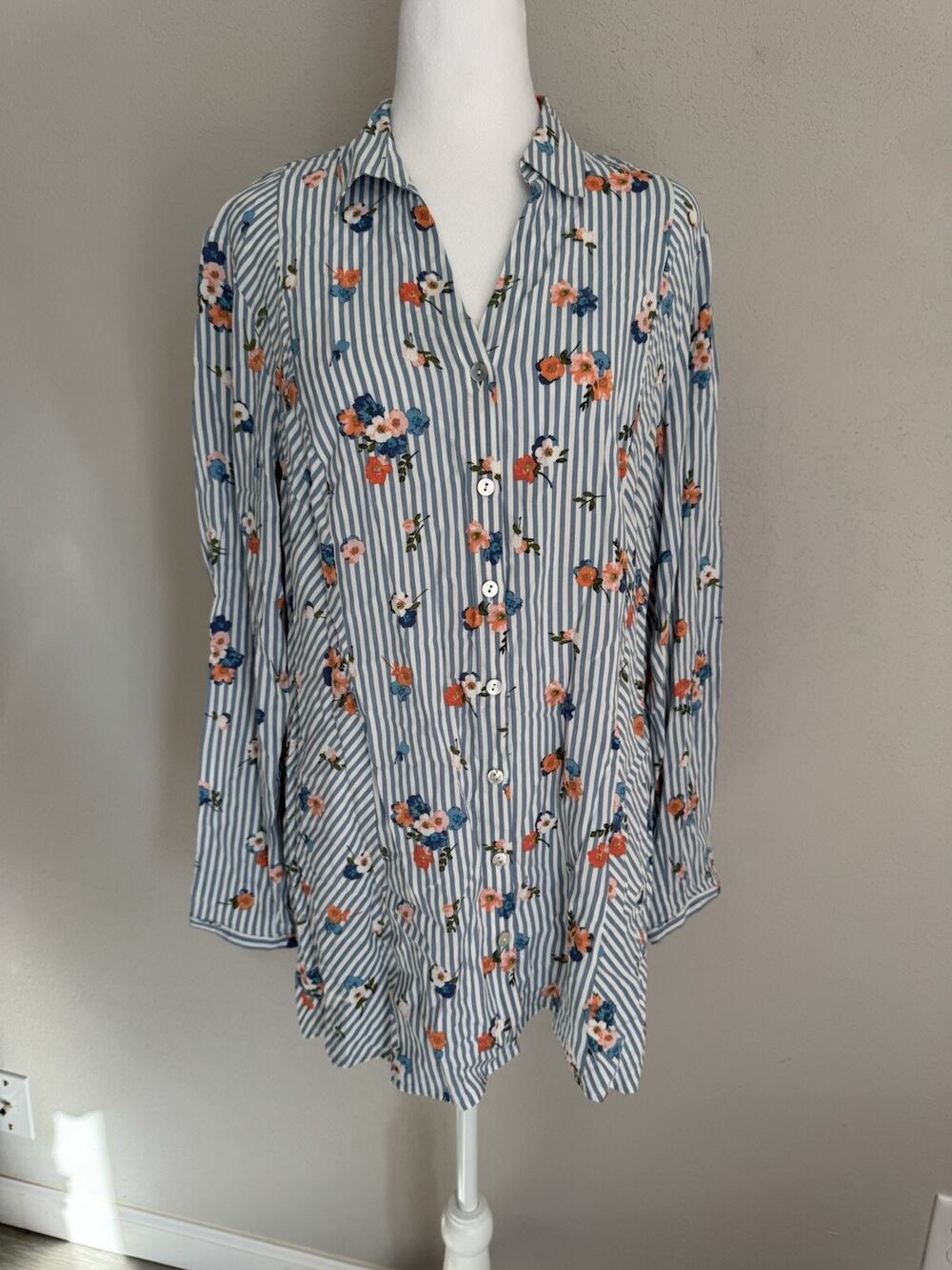 J.Jill Blue White Stripe Floral Button Down Blouse Women’s M Preppy Coquette